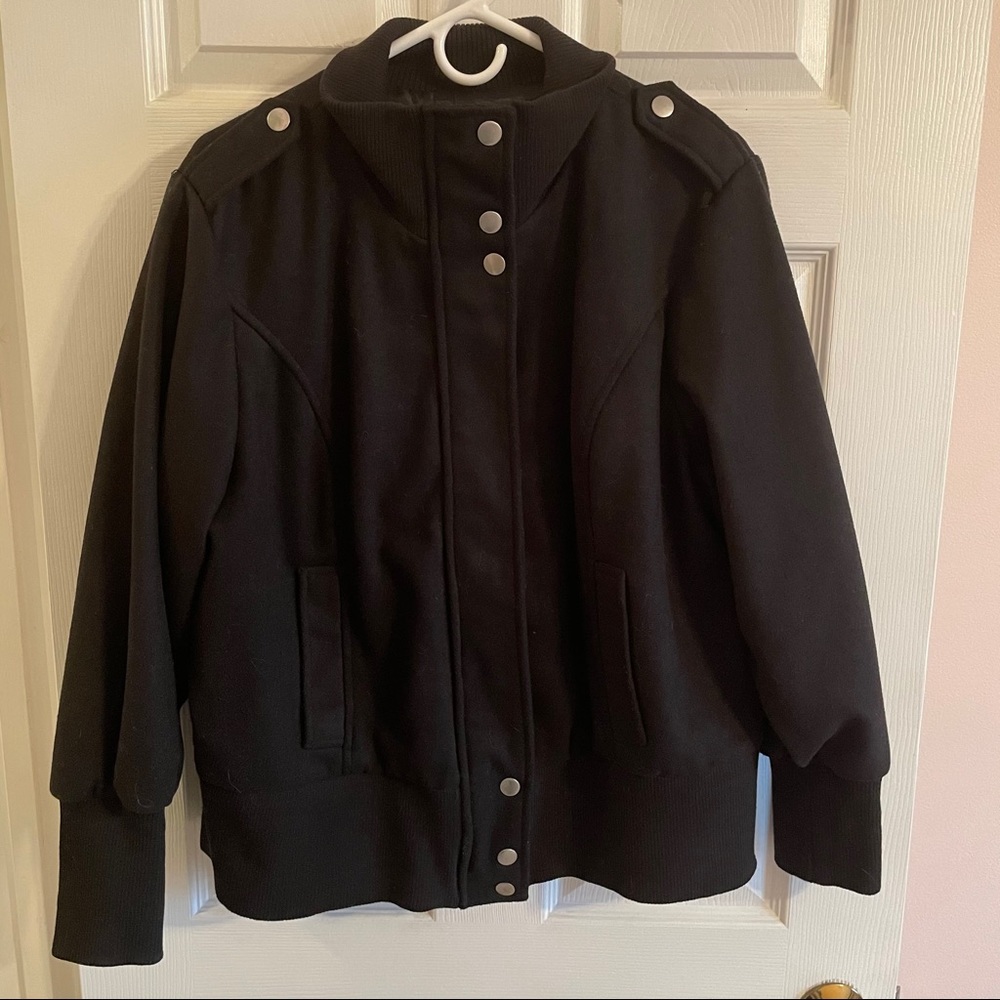 Black Fashion Jacket with Snaps and Pockets - Picture 3 of 6